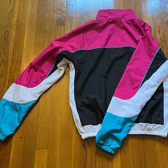 Authentic Nike Jacket - Picture 13 of 15